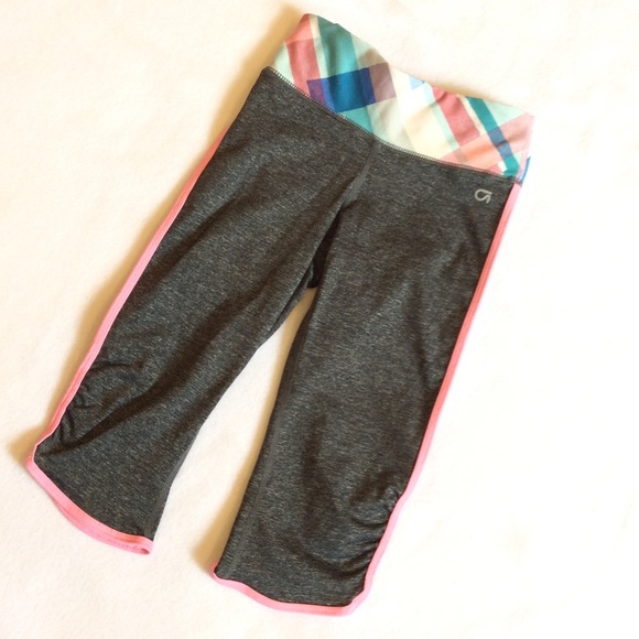 GapFit athletic crop pants - Picture 1 of 6